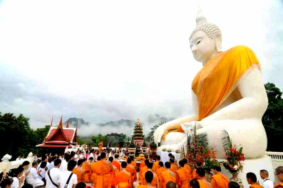<multi>[en]Great Buddha[fr]Grand Bouddha</multi> - Wat Tha Khanun - Thong Pha Phum - Kanchanaburi