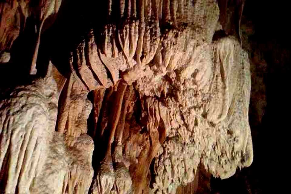 <multi>[en]Pra That Cave [fr]Grotte de Phra That</multi> - ถ้ำพระธาตุ