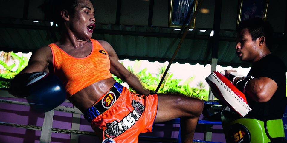 Nong Rose le katoei champion de muai thai