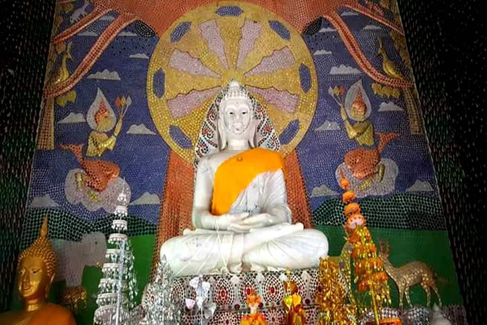 Image du Bouddha en mosaïque 